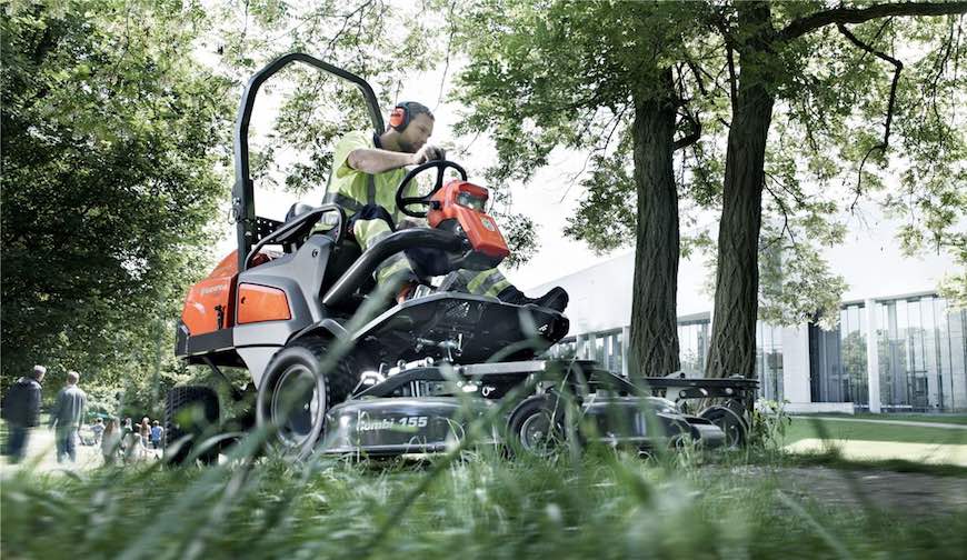 Husqvarna tondeuse autoportée frontale professionnelle